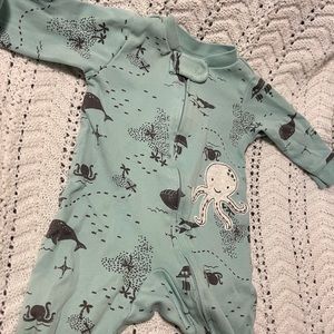 All in one octopus sleeper